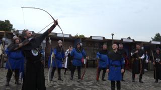 Lecţie de istorie inedită cu ocazia Târgului European al Castelelor. Turiştii au fost fermecaţi de costumele medievale