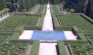 Castelul Gandolfo, reşedinţa de vară a Papei, a fost deschis publicului. Mii de turişti s-au înghesuit să admire un colţ de istorie