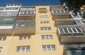 Sinucidere tulburătoare: O adolescentă de 15 ani s-a aruncat de la etajul 8 al unui bloc din Alba