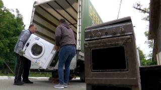 În Gorj a început cea mai mare campanie de colectare a deşeurilor electrice şi electrocasnice. Localnicii, răsplătiți cu vouchere