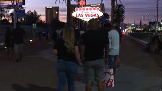 Las Vegas, supranumit "orașul păcatelor", a revenit la viață. Petrecere pe străzi, în cazinouri şi baruri
