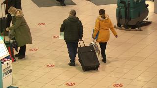 Românii care pleacă în vacanţă în Spania nu mai au nevoie de test PCR. Ce ţară urmează să ridice restricţiile