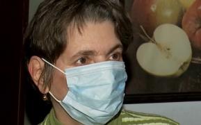 Femeia sechestrată şi bătută de soţ îi ia apărarea. "Dacă e deshidratat şi nemâncat, cu câtă putere să dea în mine?"