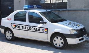 Poliţist din Ploieşti, lovit cu o piatră în cap în timpul serviciului. Trei suspecţi sunt căutaţi în acest caz