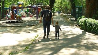 Primăria Capitalei susţine că nu mai are bani pentru stimulentul de 2.500 de lei acordat noilor părinţi