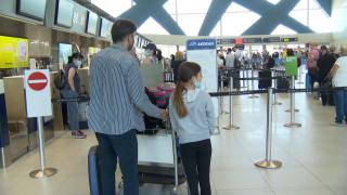 Părinţii, bulversaţi de noile reguli pentru copii în vacanţe. Comisia Europeană recomandă renunţarea la restricţii