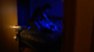 Coşmarul prin care a trecut o tânără de 18 ani din Câmpina: Trădată de două prietene de 15 ani, violată de 9 bărbaţi. Nimeni nu a fost deocamdată arestat