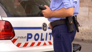 Taxă de protecţie pentru a locui pe stradă cu Superman Neamţu, în Chitila. Poliţia l-a prins în flagrant pe interlop