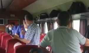 CFR a uitat de pandemie: Vagoane supraaglomerate şi oameni fără mască. "Problema, probabil, a fost că a lipsit un vagon"