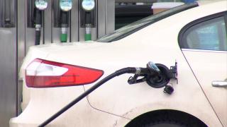 Au crescut preţurile carburanţilor. Cât costă acum să ne facem plinul şi ce avertizează economiştii