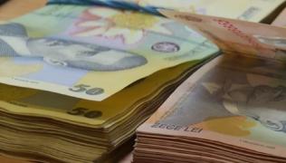 Sute de mii de români cotizează la pilonul trei de pensii. Suma medie depusă lunar este de 150 de lei