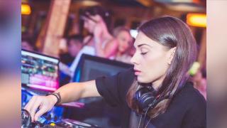 AlbWho, Dj-ul celor mai mari festivaluri, lansează o piesă nouă împreună cu Dara