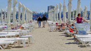 Numărul turiştilor de pe litoral, în scădere din cauza vremii care se menţine instabilă