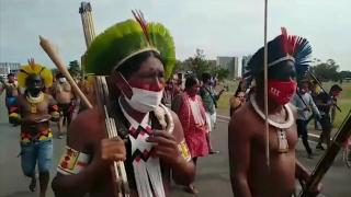 Confruntări între indigeni şi poliţişti în capitala braziliană, pe tema unui proiect de lege care le-ar putea distruge rezervațiile