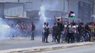 Ciocniri violente pe Esplanada Moscheilor din Ierusalim. Poliţiştii israelieni au tras cu gloanţe de cauciuc în palestinienii care i-au atacat cu pietre