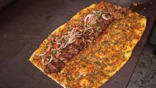 Sfaturi şi trucuri din bucătăria turcească. Cum să faci Adana Kebap acasă