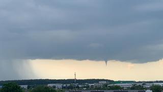 Vreme la extreme în România. De la ploi torențiale trecem la caniculă și furtuni. Meteorolog: "Vom avea nopți tropicale"