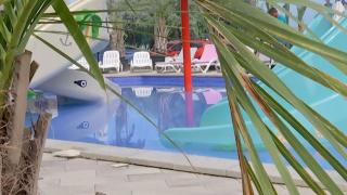 Șase copii s-au intoxicat cu clor, la o piscină din Mamaia. Micuții, duși la spital după ce au acuzat vărsături și dureri în gât