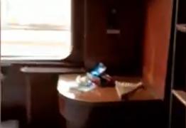 Călătorie de coșmar într-un tren Baia Mare - Mangalia. Oamenii spun că nu există aer condiționat, iar temperatura în compartiment a urcat la 60 de grade