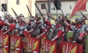 Spectacolul inedit cu daci şi romani, magnet pentru spectatorii din Alba Iulia: Ceva din istoria românească, chiar a fost foarte frumos