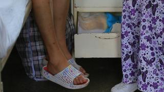 Curăţenie după neregulile din azilurile de bătrâni: "Noi suntem de mai bine de 10 ani aici şi nu am avut nicio reclamaţie"