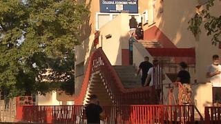 BAC 2021. Dacă unii candidați au venit la examen însoțiți de părinţi, alţii s-au prezentat de frica lor. ”Pentru mama, că eu pot și fără”