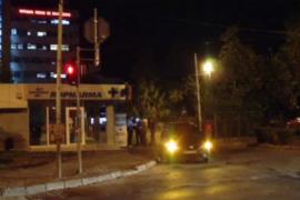 Poliţişti loviţi intenţionat de un şofer beat, la Huşi. Agenţii au fost luaţi rând pe rând pe capotă de bărbatul furios