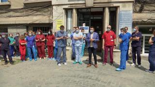 Proteste la Institutul de Transplant Renal din Cluj. Spitalul riscă să fie desfiinţat