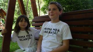 Copii sărmani, fără bani de acasă, cu ochii în lacrimi după ce au fost duși în excursie în Munții Apuseni