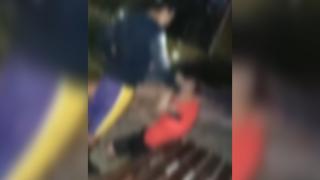 Băiat snopit în bătaie și sfătuit să se roage, de un adolescent de 15 ani: ”Acum te pui în genunchi şi iar faci Tatăl nostru care eşti în ceruri”