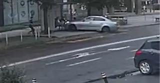 Şoferul care a dat cu maşina peste doi tineri, soţ şi soţie, într-o staţie de autobuz din Baia Mare, cercetat în stare de libertate