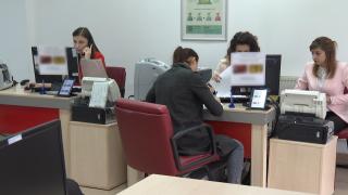 Românii cu credite în lei se vor bucura de rate mai mici. Indicatorul în funcție de care se calculează dobânzile, la un minim istoric