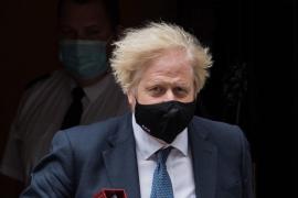 Boris Johnson a anunţat eliminarea restricţiilor Covid începând cu 19 iulie. Purtarea măştii va fi o "opţiune personală"