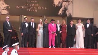 Cele mai impresionante ținute de pe covorul roșu de la Cannes. Festivalul de film şi-a redeschis porţile după pauza de un an