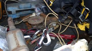 Fenomenul catalizatoarelor furate pentru aurul şi platina din ele. Mai mulţi şoferi din Ploieşti au reclamat că le-au fost furate de pe maşini