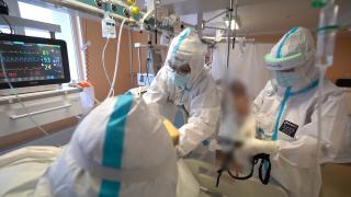 Specialiştii avertizează că mai avem o lună până când tulpina Delta se va răspândi în toată ţara. Medicii se aşteaptă la mii de cazuri zilnic