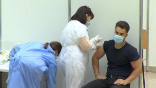 Ce spun specialiştii despre doza trei de vaccin: ''Vine să ne ajute pentru o situaţie epidemiologică mai grea, care înseamnă multe infectari''