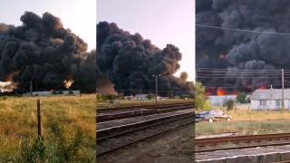 Imagini surprinse imediat după ce depozitul de mase plastice din Salonta a luat foc: În momentul în care a izbucnit se lucra în acel depozit