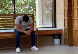 Mama lui Raul, tânărul rănit în accidentul din Baia Mare: "Îmi spune întruna: Mami, nu-l iertaţi! Şi plânge". Şoferul vinovat, arestat preventiv pentru 30 de zile