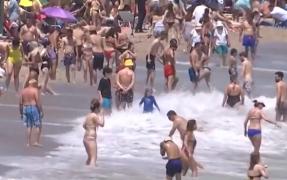 Nopţi albe pe litoral, în cel mai aglomerat weekend de la începutul anului. Turiştii au recuperat timpul pierdut, în urma restricţiilor