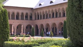 Relaxare în atmosferă medievală: "Cei care iubesc maşinile vechi, iubesc şi lucrurile vechi"