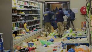 Masacru în Africa de Sud: 72 de morți în urma revoltelor. Oameni călcați în picioare și magazine jefuite