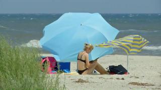 Plajele Vadu, Corbu și Midia, invadate de mii turiști în ciuda interdicțiilor. Plătesc amenzile, dar rămân pe plaje