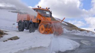 Un funcţionar public a fost condamnat la închisoare, după ce a luat mită pentru deszăpezire preferenţială pe Transalpina
