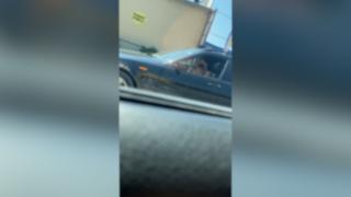 Copil la volan, filmat cum conduce pe străzile din Suceava: "Mi s-a făcut rău când am văzut. Mai era şi cu telefonul în mână"