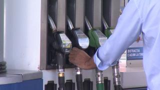 Explozie de preţuri la pompă. Un plin la maşină costă cu aproape 80 de lei mai mult ca în 2020. Şofer: "Scump, foarte scump"