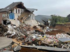 Mărturia unei românce, blocată în "infernul" din Germania: "Nu am văzut în viaţa mea aşa ceva". Centrul Europei, sub ape: peste 100 de morţi