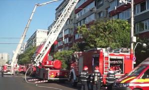 Incendiu puternic într-un bloc de pe Bulevardul Iancu de Hunedoara. Două victime transportate la spital, zeci de persoane evacuate