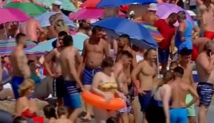 Costineştiul câştigă lupta pe litoral: "Păi, mergem la Mamaia unde s-a depărtat plaja de apă? Nu se poate"