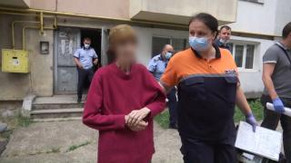 Scene de groază într-un bloc din Suceava. O femeie a fost descoperită legată şi strangulată, într-un sac de plastic: mama şi fratele ei ar fi lăsat-o acolo
